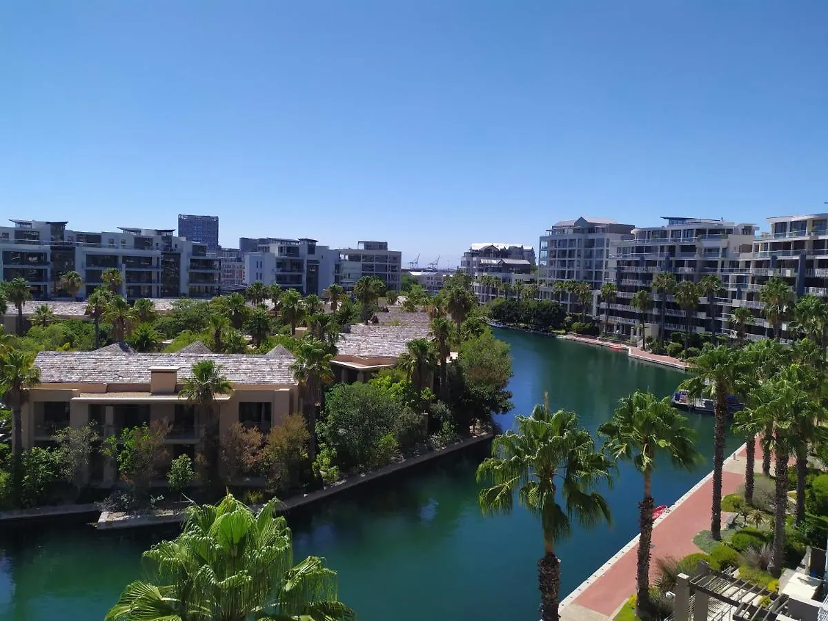 One Bedroom Apartment - Fully Equipped Waterfront Based Cape Town South Africa
